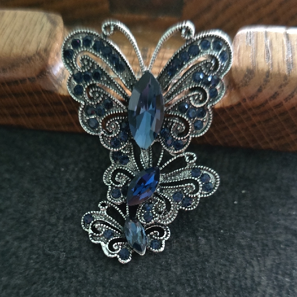 Elegant Blue Crystal Butterfly Brooch - Women Jewelry